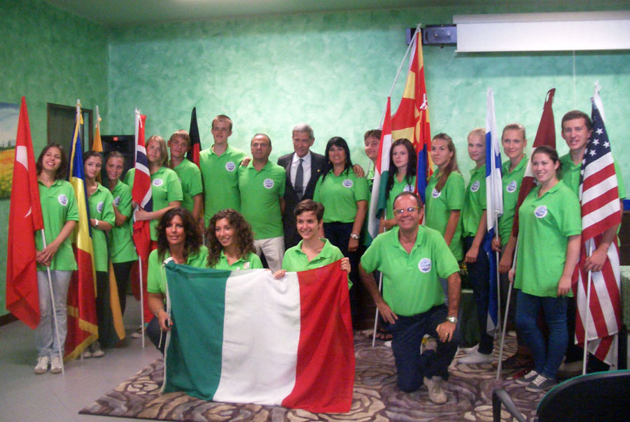 20m. Campo Vesuvio 2012 Service La Carta Della Cittadinanza Umanitaria Europea Gambarie Dasppromonte 8.07.2012